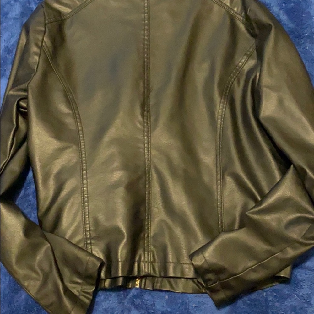 leather jacket ;) - Picture 3 of 4